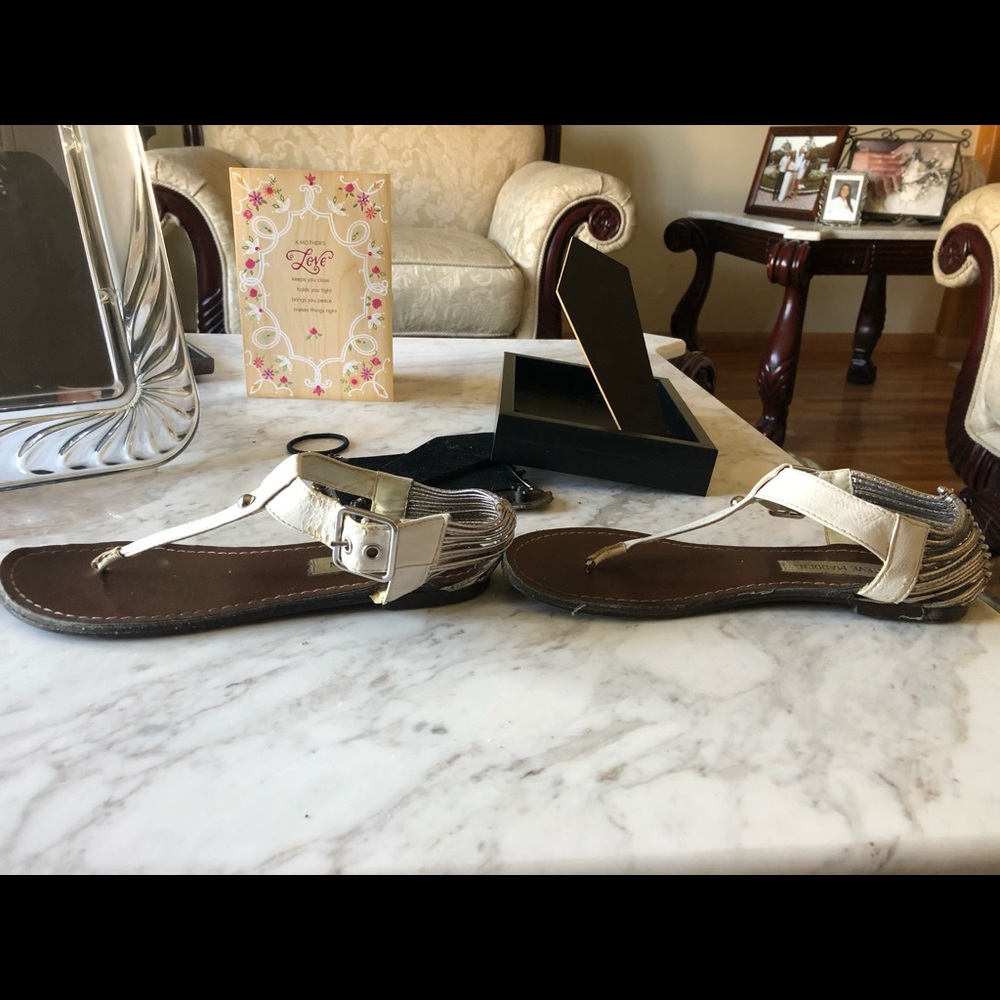 Sandals - Picture 4 of 4